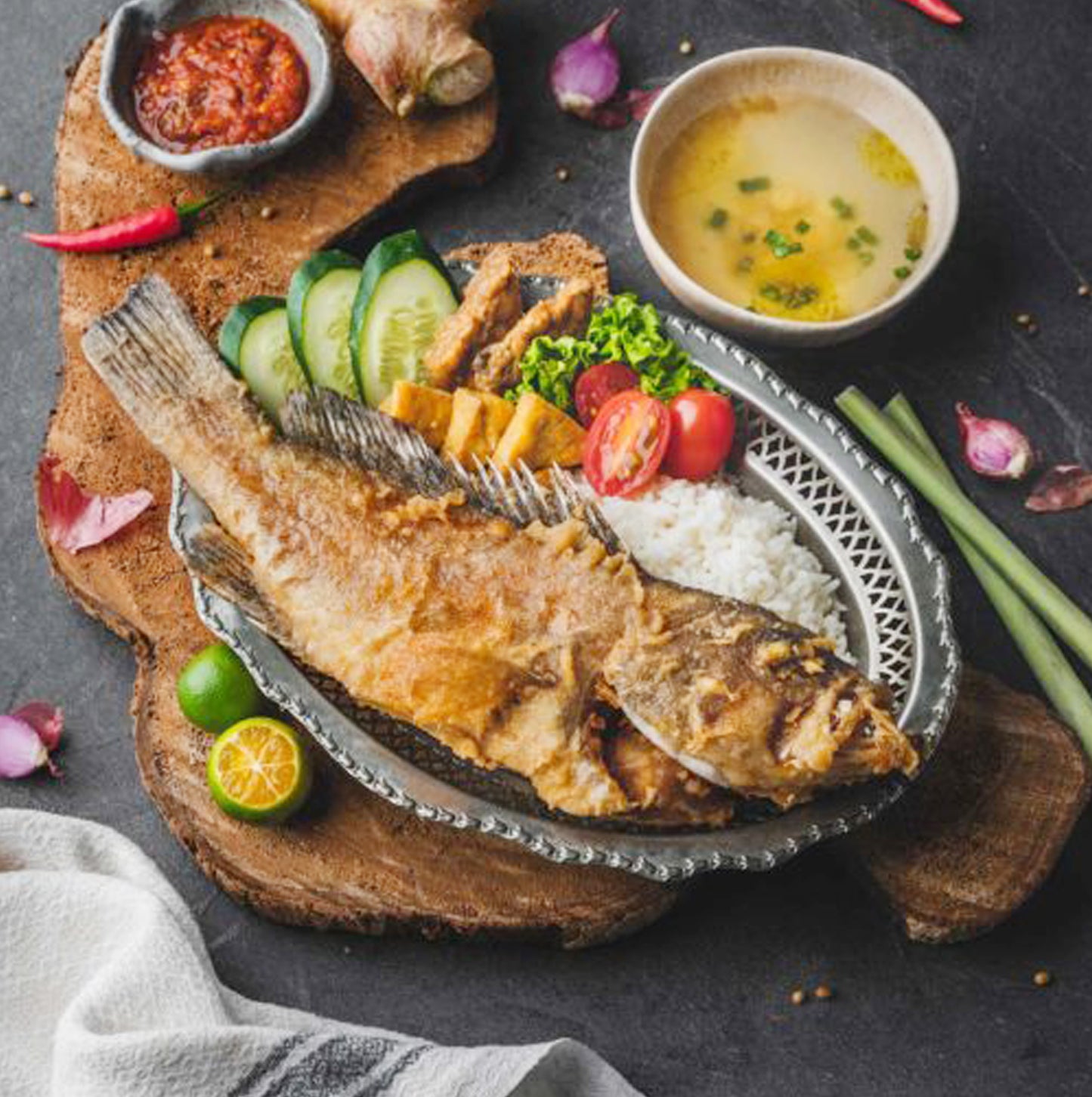 Nasi Ikan Kerapu Penyet/Smashed Fried Grouper Fish Rice