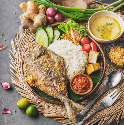 Nasi Ikan Bawal Penyet/Smashed Fried Pomfret Rice